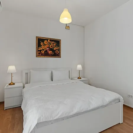 Park Plaza Arena Nationala * Bükreş