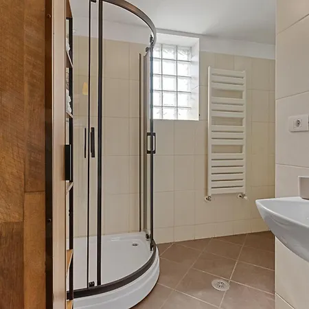 Park Plaza Arena Nationala * Bukareszt